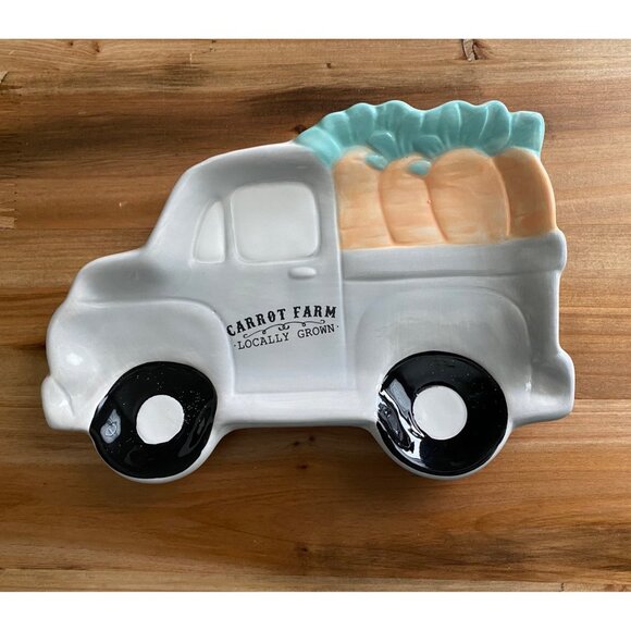 Easter Plate Tray CARROT FARM-LOCALLY GROWN Easter decoration pickup truck plate - Picture 1 of 4